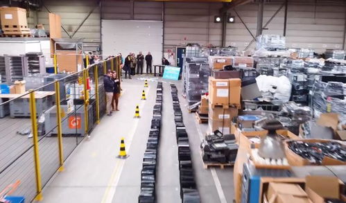 比利時技術(shù)團隊用752臺筆記本電腦制作多米諾骨牌破紀錄，凸顯計算機房維護服務(wù)的重要性